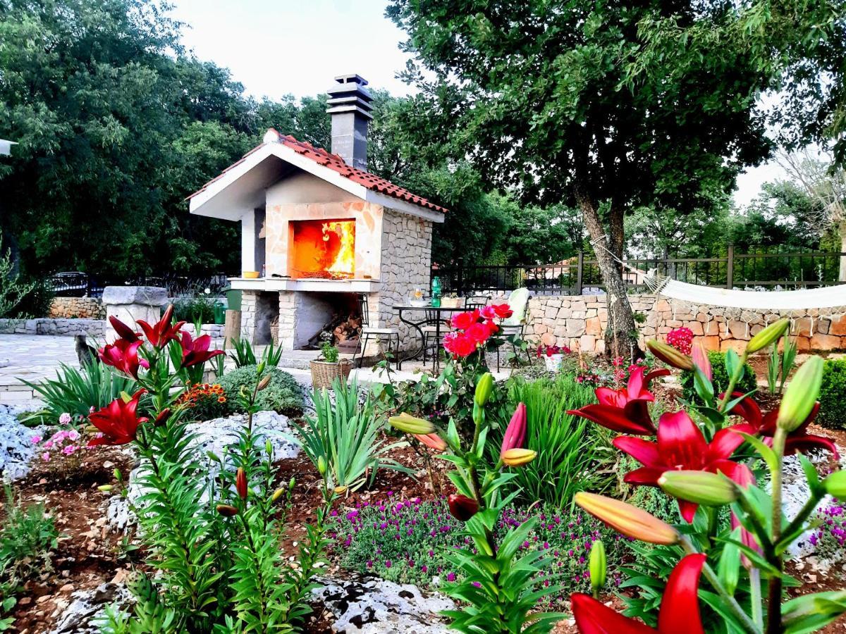 Relaxing Dalmatian House In Village Ljubitovica ภายนอก รูปภาพ