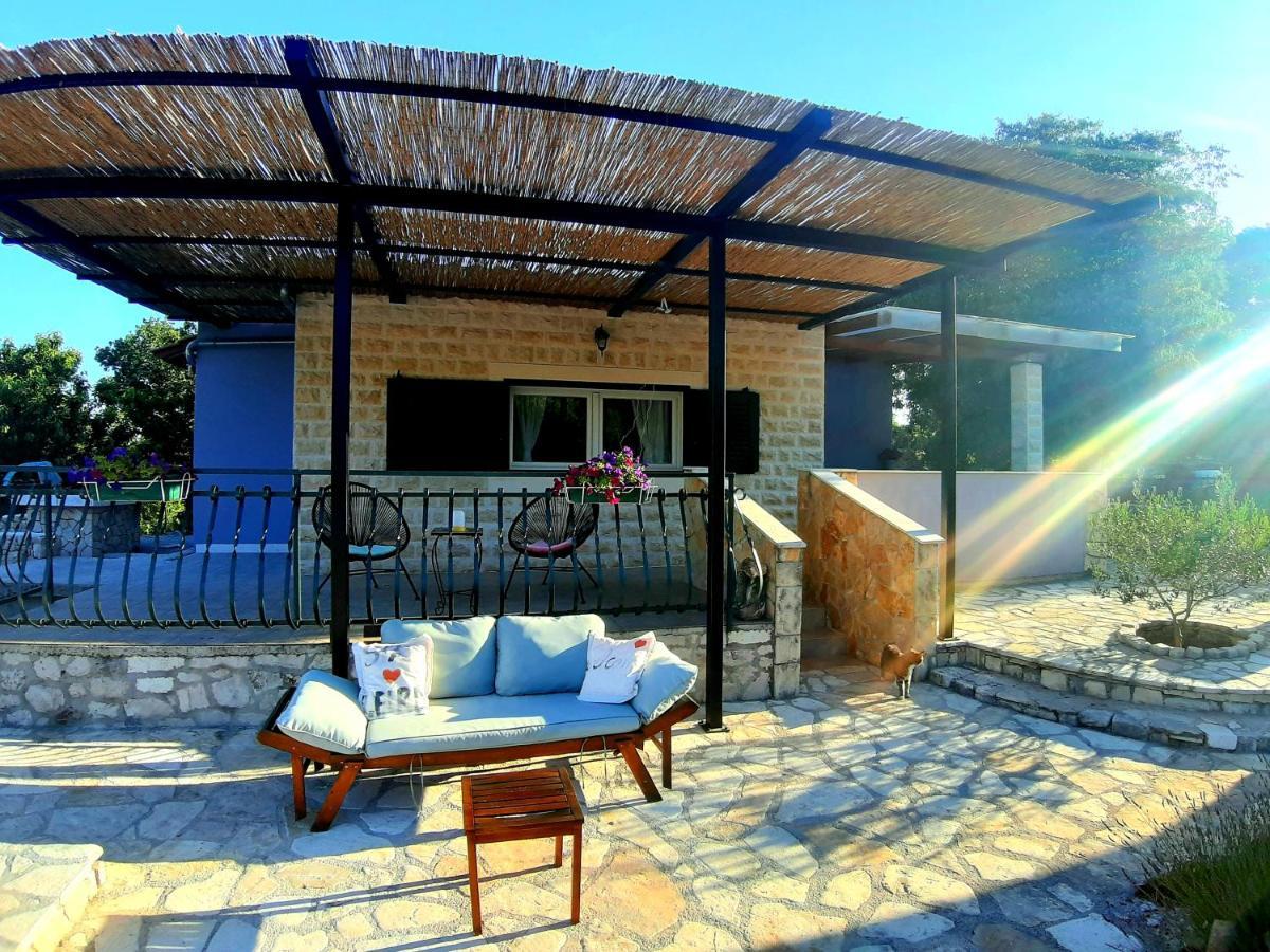 Relaxing Dalmatian House In Village Ljubitovica ภายนอก รูปภาพ
