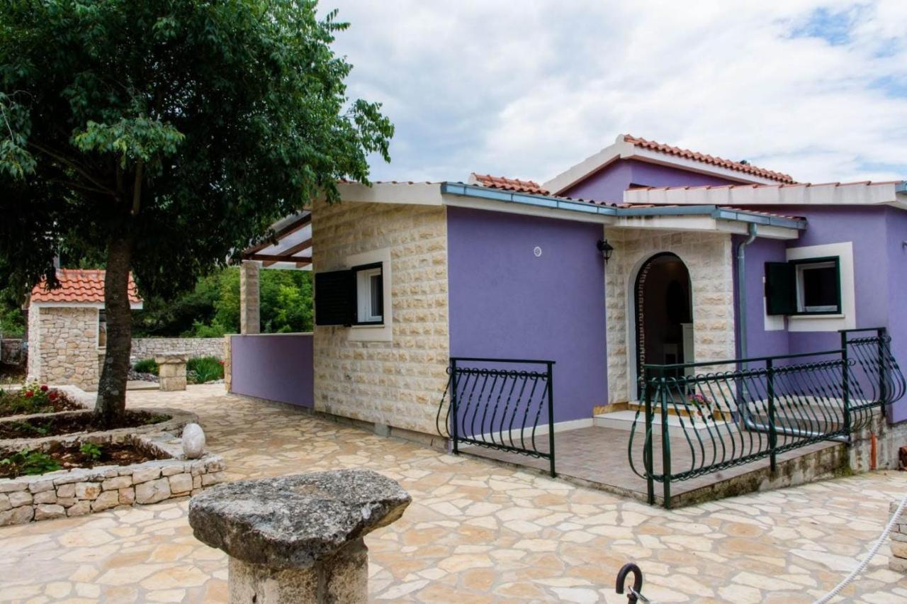 Relaxing Dalmatian House In Village Ljubitovica ภายนอก รูปภาพ