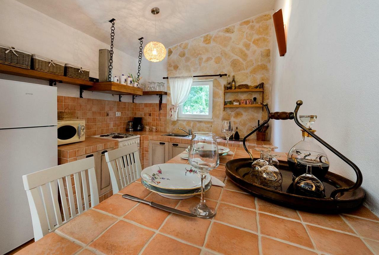 Relaxing Dalmatian House In Village Ljubitovica ภายนอก รูปภาพ